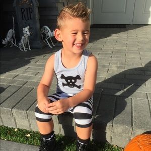 Gray Toddler Tank w/Black Skull, Size 4T